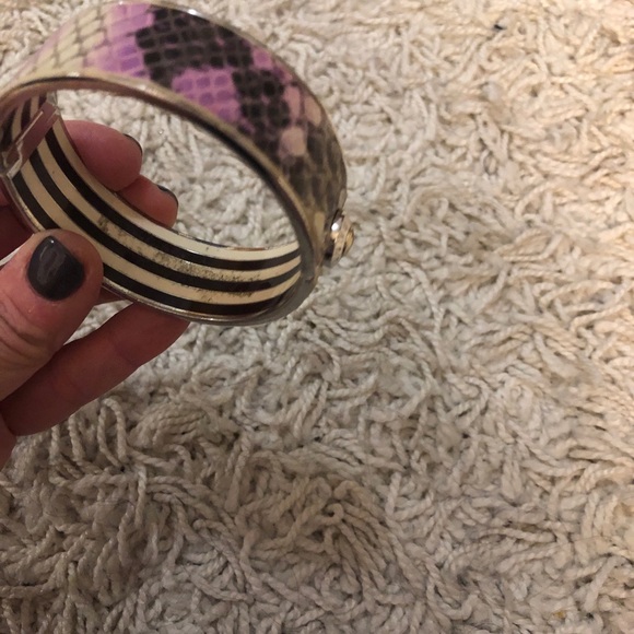 Henri Bendel snake print embossed bangle - Picture 4 of 5